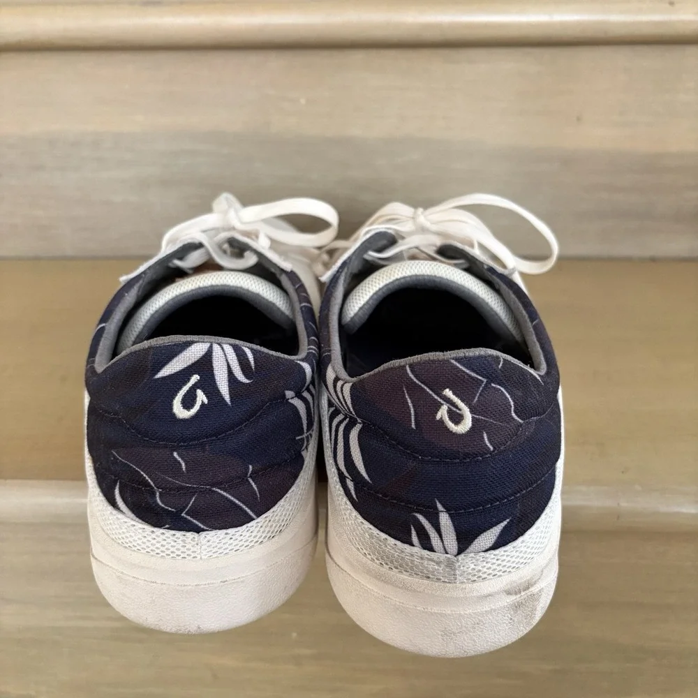 OluKai Punini Off White Aloha 10514-18HA Men's Size 11.5 White Floral Grey Cream